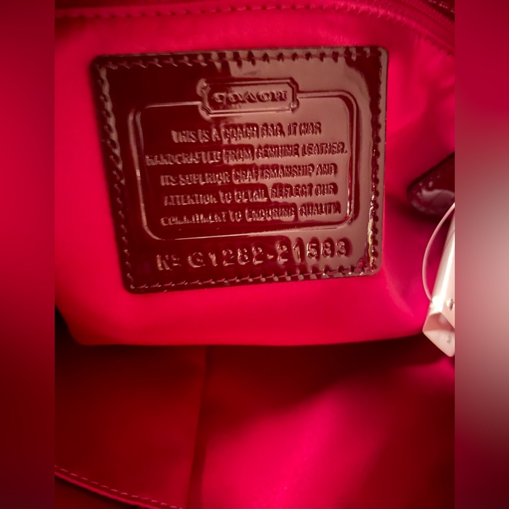 🎉HP🎉New! Coach Crimson Poppy Slim Convertible Patent Leather Tote Gold Chain🥀 - Picture 4 of 15
